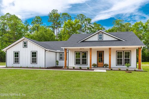 8021 N Yellow Pine Cir, Glen St. Mary, FL, 32040-3745 | Card Image