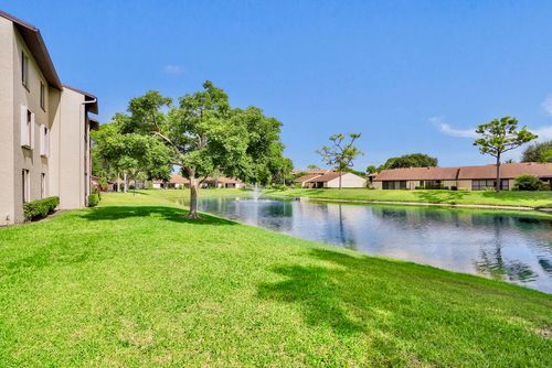 e2-608 Sea Pine Way, Greenacres, FL, 33415-8918 | Card Image