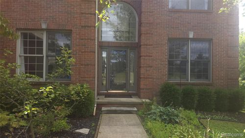 2951 Allison Ln, Highland, MI, 48357-3164 | Card Image