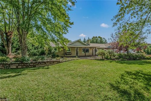 1388 Pipers Gap Rd, Mount Airy, NC, 27030-8831 | Card Image