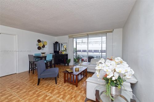 f302-3195 Foxcroft Rd, Miramar, FL, 33025-4189 | Card Image