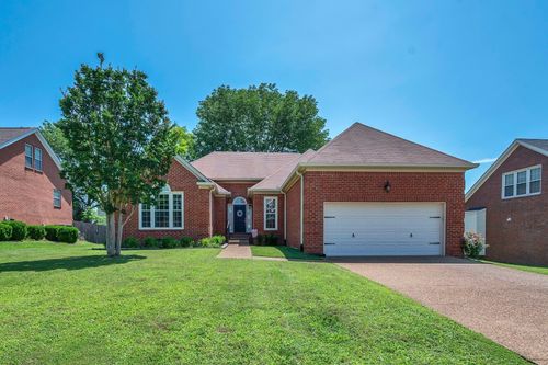 110 Stonehollow Way, Hendersonville, TN, 37075-2091 | Card Image