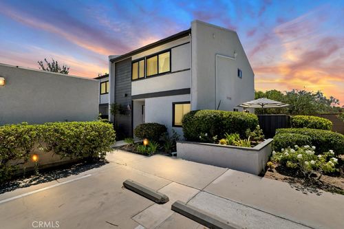 32-11311 Tampa Ave, Porter Ranch, CA, 91326-2939 | Card Image