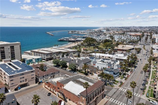 One short block and you're beachside!! | Image 4