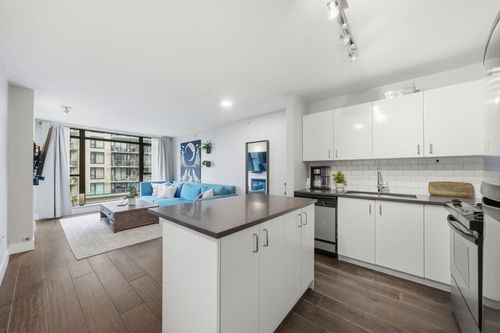 405-155 W 1st St, North Vancouver, BC, V7M3N8 | Card Image