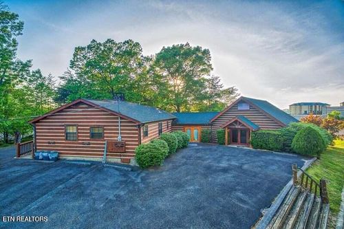 170 Showplace Blvd, Pigeon Forge, TN, 37863-4976 | Card Image