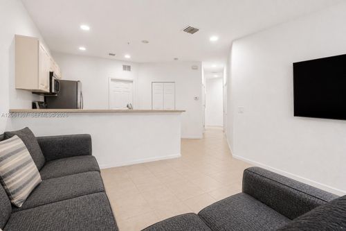 204-1925 Marsh Harbor Dr, Riviera Beach, FL, 33404-6437 | Card Image