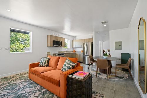 8-165 Nw 39th St, Miami, FL, 33127-2911 | Card Image