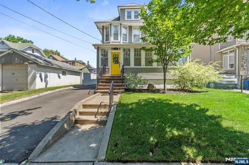 172 Cedar St, Ridgefield Park, NJ, 07660-1835 | Card Image
