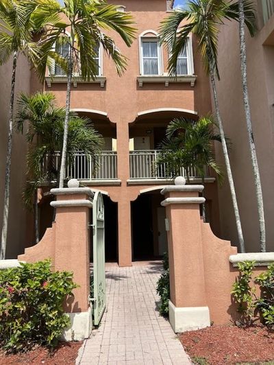 626 - 6670 Nw 114th Ave, Condo with 2 bedrooms, 2 bathrooms and null parking in Doral FL | Image 1