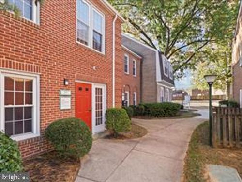 a-10343 Democracy Ln, FAIRFAX, VA, 22030-2505 | Card Image
