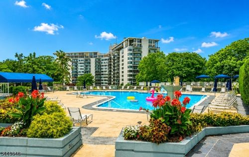 114-1 Claridge Dr, Verona, NJ, 07044-3005 | Card Image