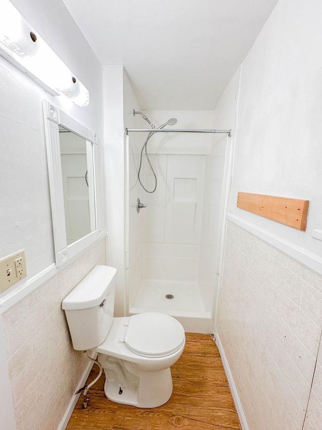 Bathroom - Main Level | Image 9