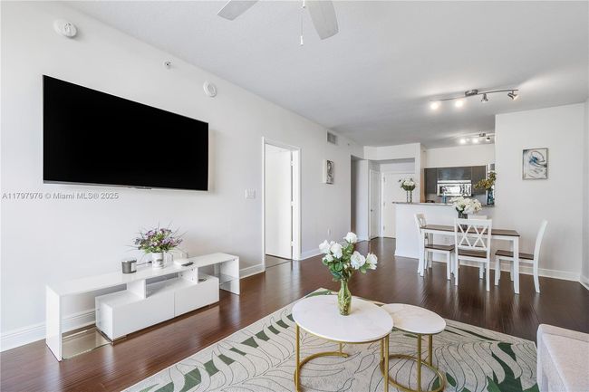 APT-521 - 550 Okeechobee Blvd, Condo with 1 bedrooms, 1 bathrooms and null parking in West Palm Beach FL | Image 6