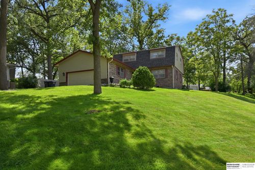 18 Scarlet Oaks Rd, Council Bluffs, IA, 51503-4955 | Card Image