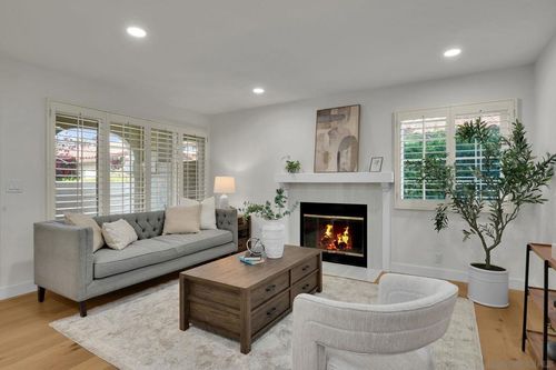 144-4135 Porte De Merano, San Diego, CA, 92122-1945 | Card Image