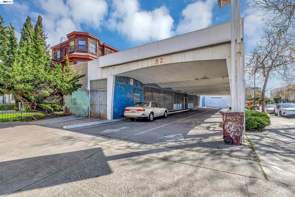 Commercial Sale in Oakland 4