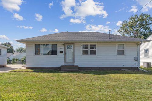 802 Dena St, Waterloo, IA, 50702-1808 | Card Image
