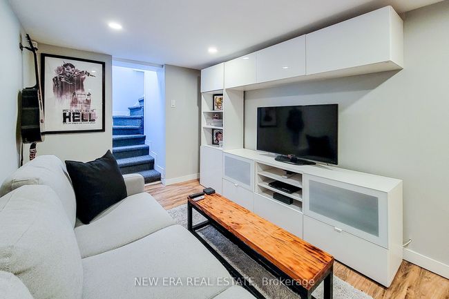 18 Ellis Ave, House other with 2 bedrooms, 2 bathrooms and 1 parking in Hamilton ON | Image 30