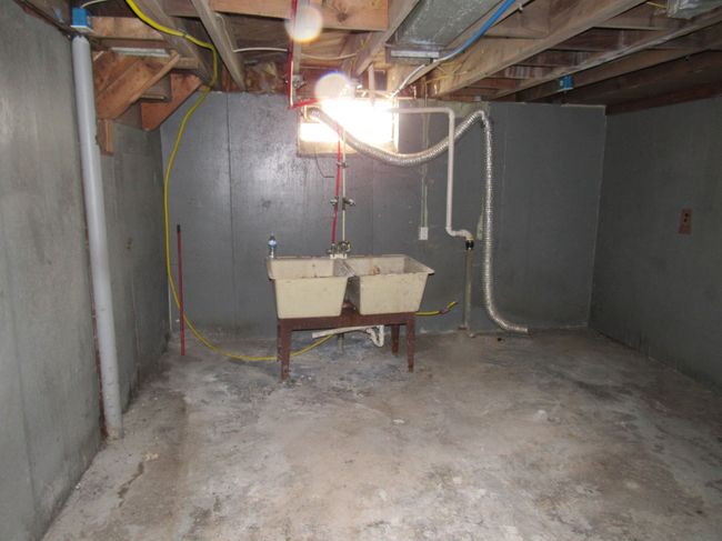 18400 Plainview Ave, House other with 3 bedrooms, 2 bathrooms and null parking in Detroit MI | Image 15