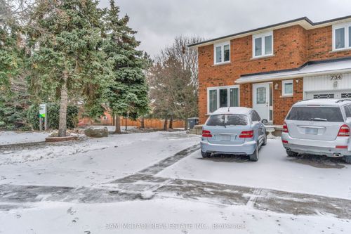 upper-unit-734 Woburn Woods Lane, Mississauga, ON, L5C4N1 | Card Image