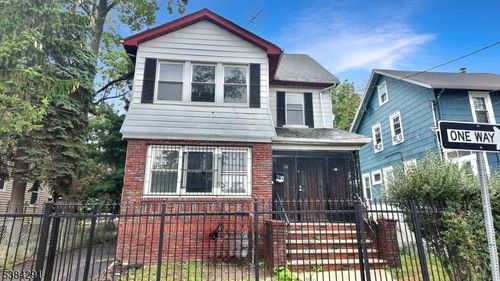 189 Alexander St, Newark, NJ, 07106-2604 | Card Image