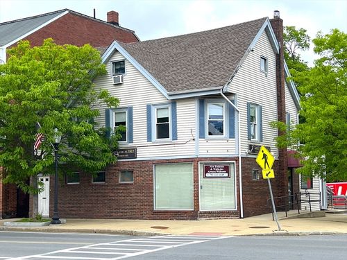 517-517-513 Franklin St, Melrose, MA, 02176-1742 | Card Image