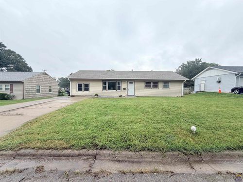 925 S Garfield St, Junction City, KS, 66441-4109 | Card Image
