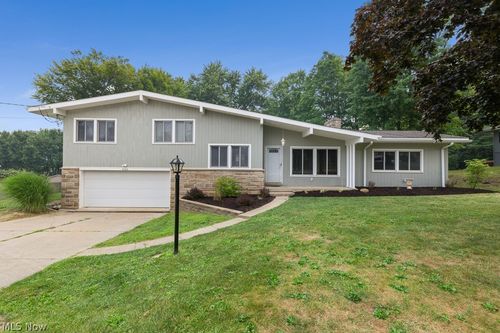 332 Smith Dr, Tallmadge, OH, 44278-1230 | Card Image