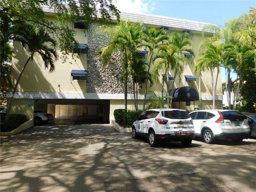 302-427 Santander Ave, Coral Gables, FL, 33134-6539 | Card Image