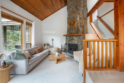 206-6117 Eagle Dr, Whistler, BC, V8E0E1 | Card Image