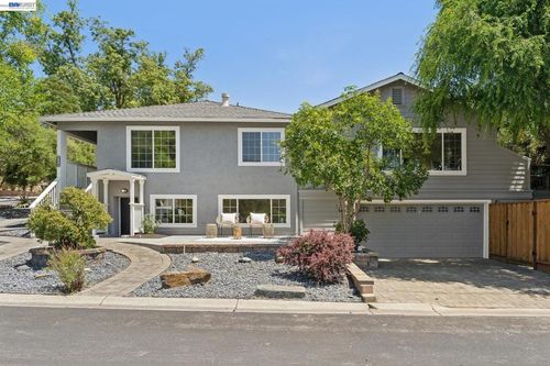 520 Abbie St, Pleasanton, CA, 94566-7457 | Card Image