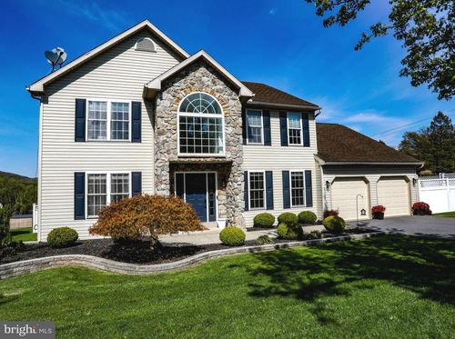 4961 Dunham Dr, READING, PA, 19606-9638 | Card Image