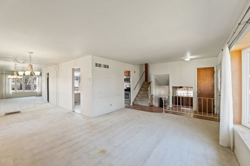 22555 Mission Dr, Richton Park, IL, 60471-1618 | Card Image