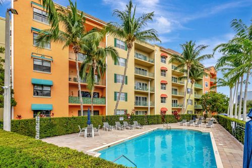 apt-110-1620 Presidential Way, West Palm Beach, FL, 33401-1845 | Card Image