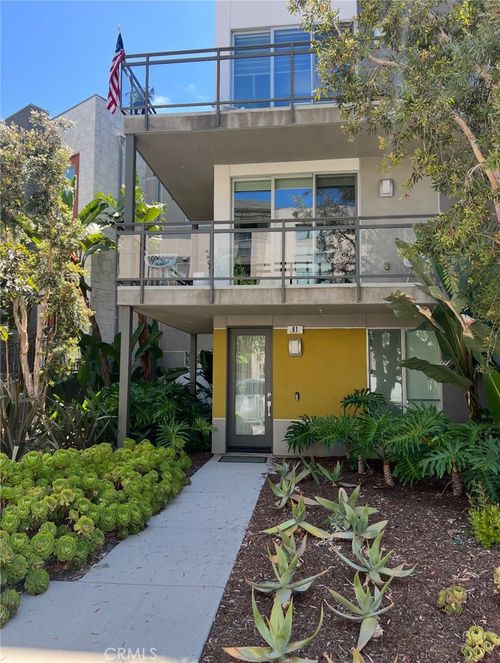 61 Gramercy, Irvine, CA, 92612-0008 | Card Image