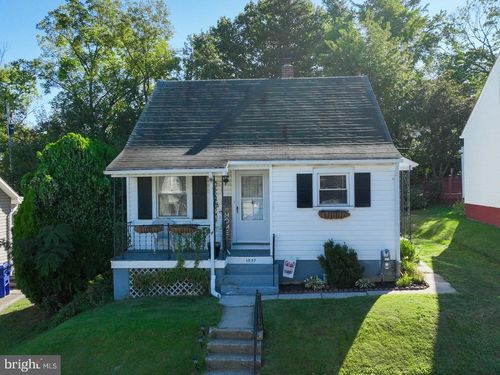 1037 Lancaster Ave, YORK, PA, 17403-3331 | Card Image
