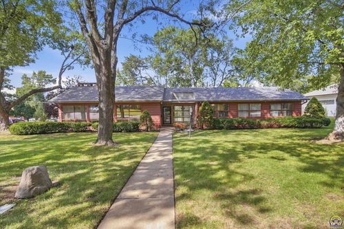 3640 Sw Drury Ln, Topeka, KS, 66604 | Card Image