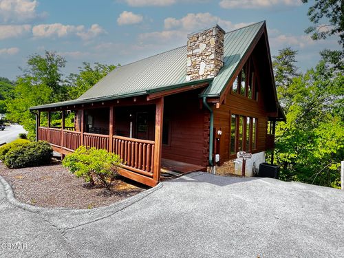 3216 White Falcon Way, Pigeon Forge, TN, 37862 | Card Image