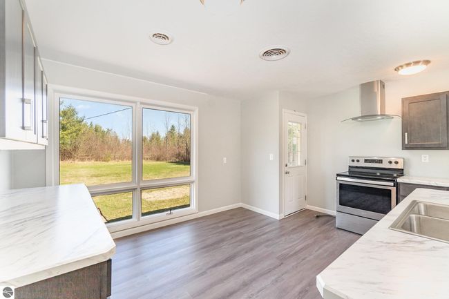 166 W M 55, House other with 3 bedrooms, 2 bathrooms and null parking in Tawas City MI | Image 10
