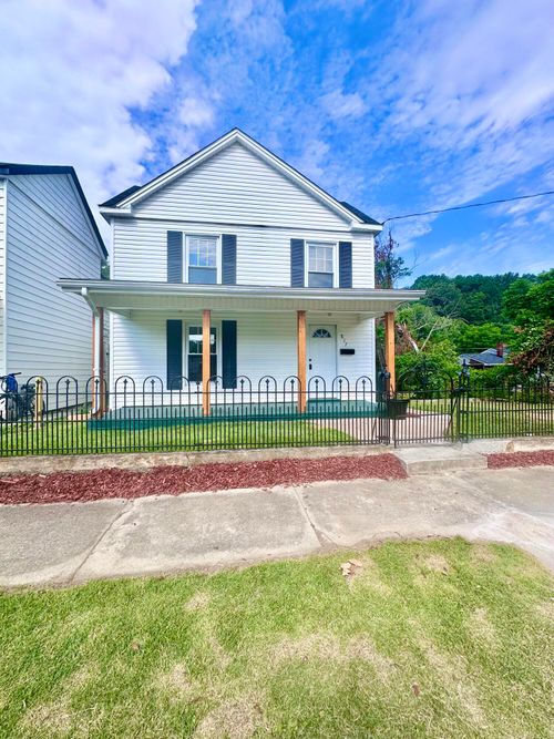 817 Rose Ave, Clifton Forge, VA, 24422-1054 | Card Image