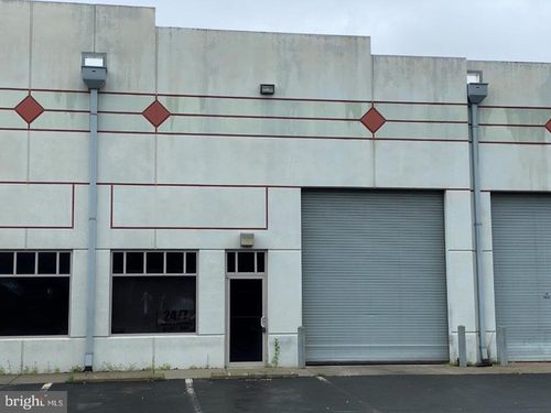 8986 Mike Garcia Dr, Manassas, VA, 20109-5455 | Card Image