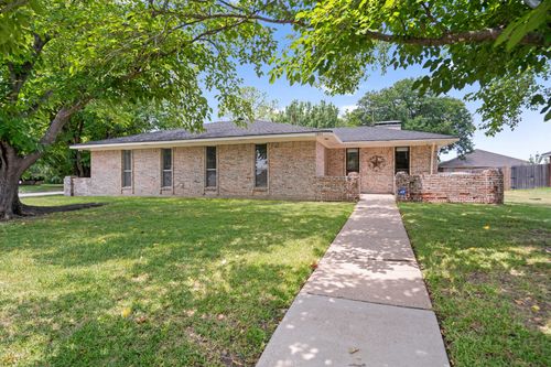 1801 Ridgecrest Dr, Terrell, TX, 75160-5115 | Card Image