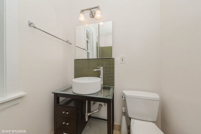 APT-2 - 3256 N Lakewood Ave, Condo with 3 bedrooms, 2 bathrooms and null parking in Chicago IL | Image 13