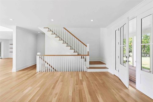 10 Cedar Ln, Westhampton, NY, 11977-1552 | Card Image