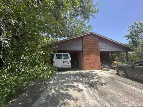 1521 Eichen Rd, New Braunfels, TX, 78130-3259 | Card Image