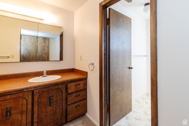 Bathroom with vanity | Image 27