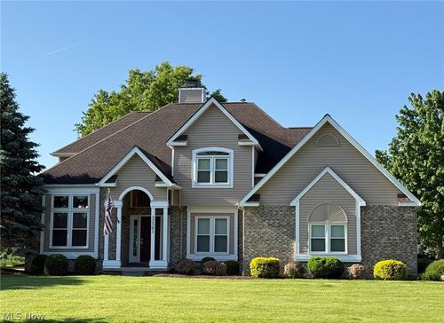 32291 Country Club Dr, Avon Lake, OH, 44012-2723 | Card Image