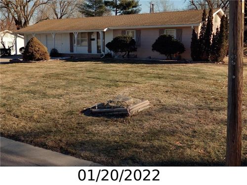 6925 Earnshaw St, Shawnee, KS, 66216-2924 | Card Image