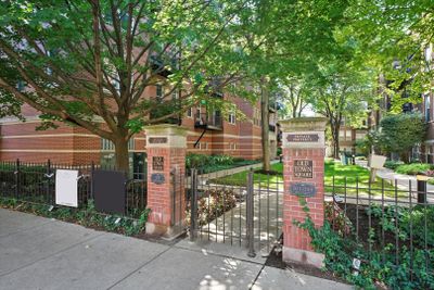 410 - 247 W Scott Street, Condo with 2 bedrooms, 1 bathrooms and 1 parking in Chicago IL | Image 2